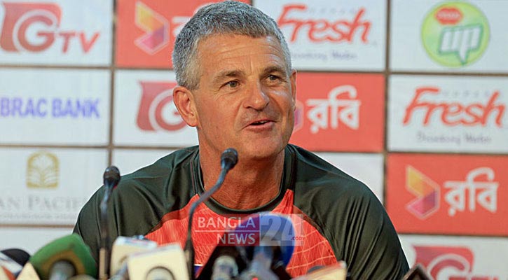 স্টিভ রোডস তো আর হাথুরুসিংহে নন