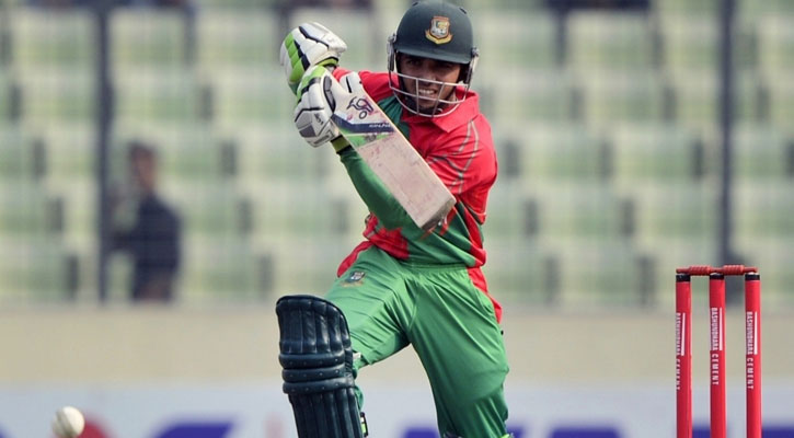 অল্পের জন্য ‘ডাবল সেঞ্চুরি’ হলো না মুমিনুলের