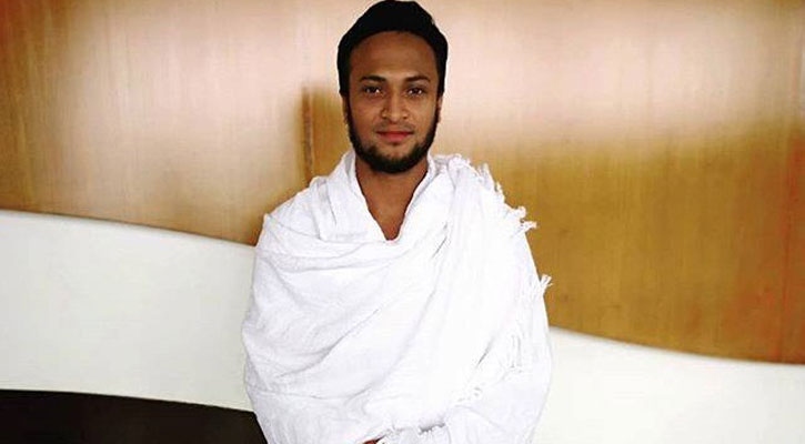 ‘আমি আপনার ইবাদতে এখানে হাজির’