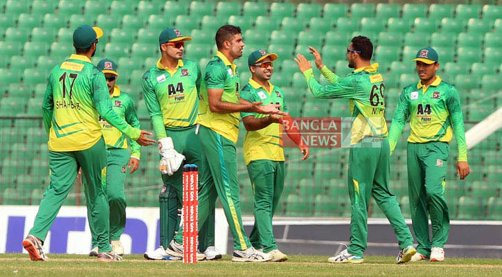 নাসির নৈপুণ্যে আবাহনীকে হারিয়ে সুপার সিক্সে শেখ জামাল