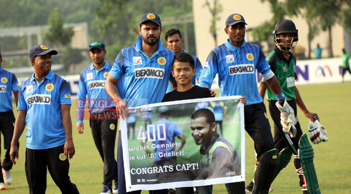 ‘৪০০’ উইকেটের মাইলফলকে মাশরাফি