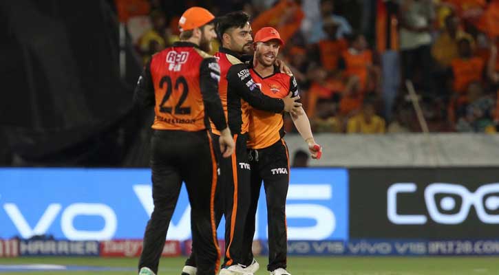 চেন্নাইকে দ্বিতীয় হারের স্বাদ দিয়ে জয়ে ফিরলো হায়দ্রাবাদ