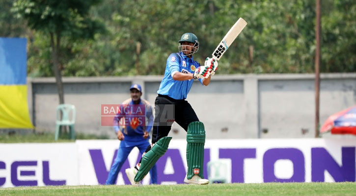 টানা দ্বিতীয় সেঞ্চুরিতে উড়ছেন সৌম্য