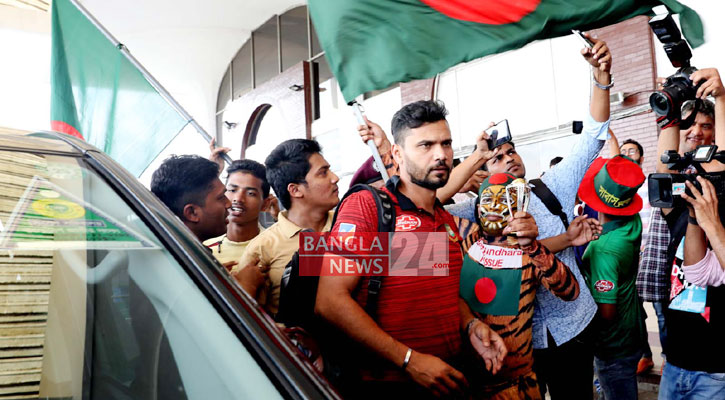 দেশবাসীর কাছে দোয়া চেয়েছেন মাশরাফি