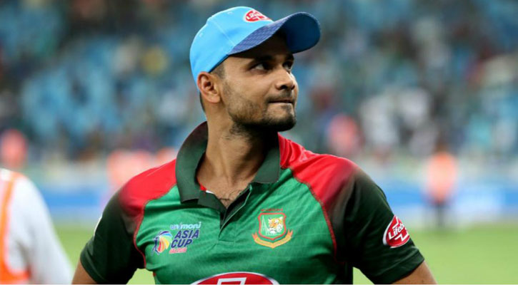 তিন কিংবদন্তির কীর্তি ছোঁয়ার অপেক্ষায় মাশরাফি