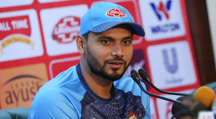 বোলারদের প্রশংসায় মাশরাফি