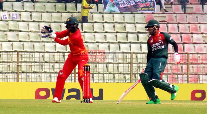 ঝড়ো হাফসেঞ্চুরির পর ফিরলেন মুশফিক