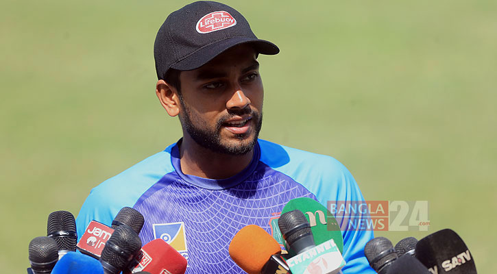 করোনা প্রসঙ্গে পাঁচ ওয়াক্ত নামাজ পড়তে বললেন মিরাজ