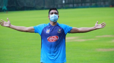 ঝিরিঝিরি বৃষ্টিতেই অনুশীলন করলেন ইমরুল-রানা