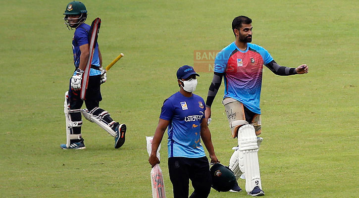 বৃষ্টিও আটকাতে পারেনি তামিম-মুশফিকদের অনুশীলন