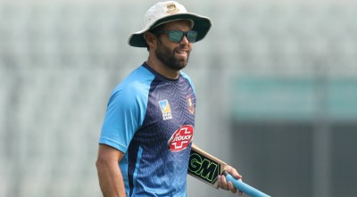 টাইগারদের ব্যাটিং কোচের দায়িত্ব ছাড়লেন ম্যাকেঞ্জি