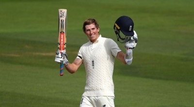 জ্যাক ক্রলির অভিষেক সেঞ্চুরিতে বড় সংগ্রহের পথে ইংল্যান্ড