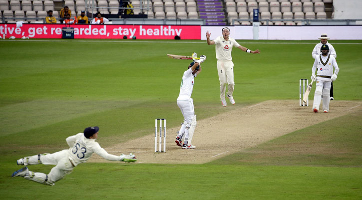 আজহার-বাবরের ব্যাটে ম্যাচ বাঁচানোর স্বপ্ন দেখছে পাকিস্তান