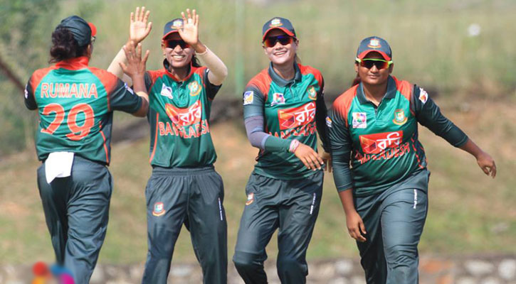 সালমা-রুমানাদের জন্য আসছেন নতুন ইংলিশ কোচ 