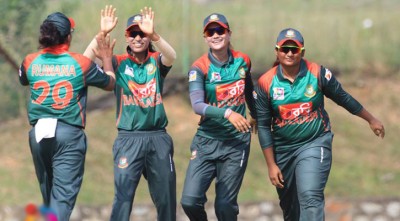 সালমা-রুমানাদের জন্য আসছেন নতুন ইংলিশ কোচ 