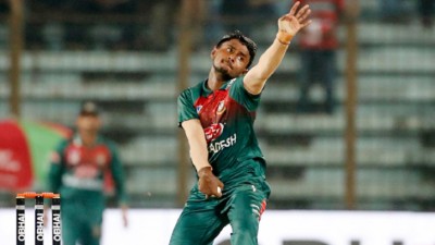 টেস্ট খেলা নিয়ে ভাবছেন বিপ্লব 