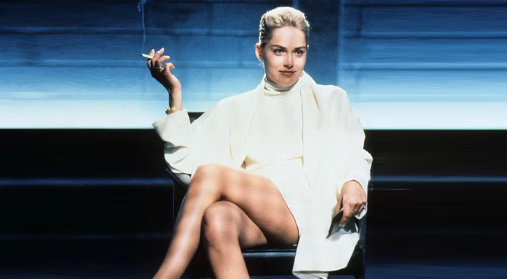 শ্যারন স্টোনকে অন্তর্বাস খুলতে বাধ্য করেছিলেন পরিচালক!