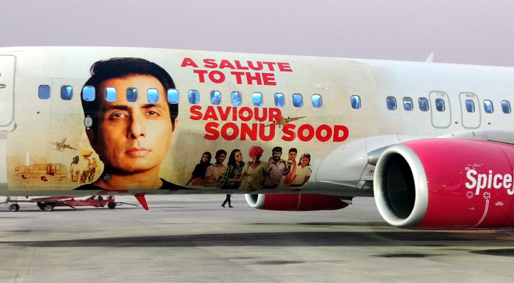 সেবার প্রতিদানে ভালোবাসায় সিক্ত সোনু সুদ