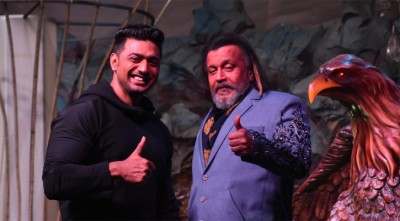 একসঙ্গে পর্দা ভাগ করবেন বিরোধী শিবিরের দুই মহাতারকা