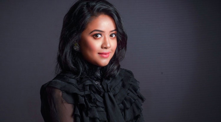 কালো বিড়াল কখনো ফর্সা হয় না: ঐশী