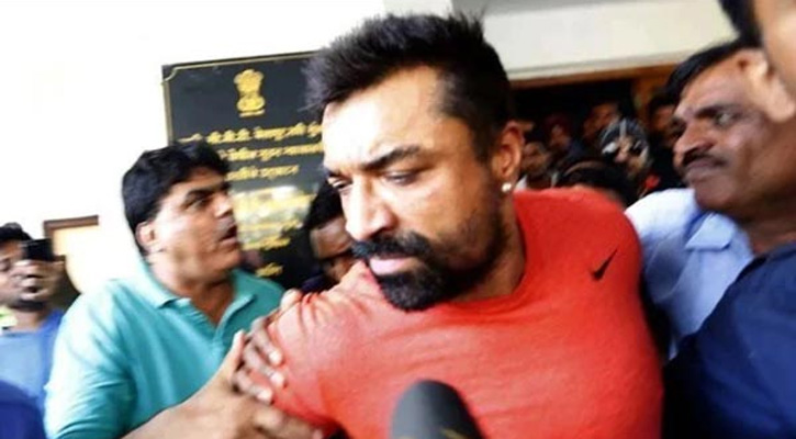 গ্রেফতার হলেন বলিউড অভিনেতা এজাজ খান