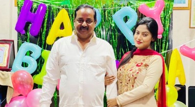 কেক কাটার ইচ্ছে ছিল না ডিপজলের, চমকে দিলেন ঘনিষ্ঠরা