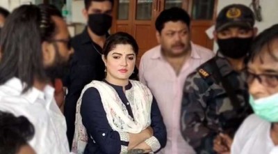 বিনা অনুমতিতে ভোটের প্রচারণা, শ্রাবন্তীর বিরুদ্ধে এফআইআর