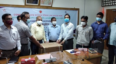 সিরাজগঞ্জে করোনা চিকিৎসায় ৫ অক্সিজেন কনসেন্ট্রেটর হস্তান্তর