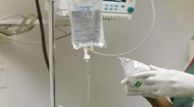 হাসপাতালে ২ হাজার আইভি স্যালাইন দিলেন আমু