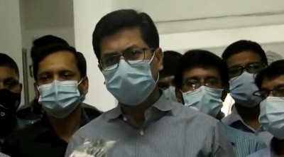 করোনা: মহানগর হাসপাতালের কার্যক্রম পরিদর্শন করলেন তাপস