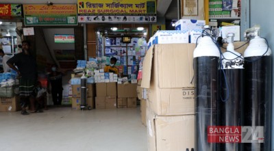 মিটফোর্ড এলাকায় অক্সিজেন সিলিন্ডারের সংকট