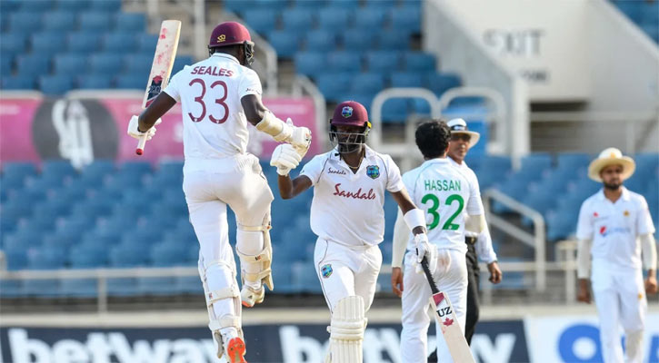 উইন্ডিজদের এক উইকেটের শ্বাসরুদ্ধকর জয়