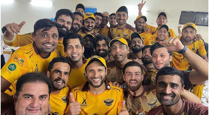 কাশ্মীর প্রিমিয়ার লিগে চ্যাম্পিয়ন আফ্রিদির দল