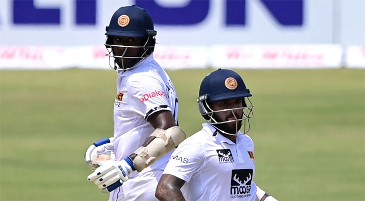 বিপদ কাটিয়ে মেন্ডিসের হাফ সেঞ্চুরি