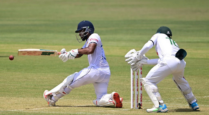 মেন্ডিস-ম্যাথুসের জুটি ভাঙলেন তাইজুল