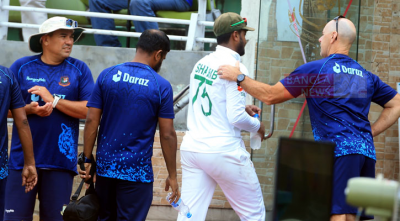 সাকিবের এক বোতল পানি মেটালো আব্দুল্লাহর অন্তহীন তৃষ্ণা