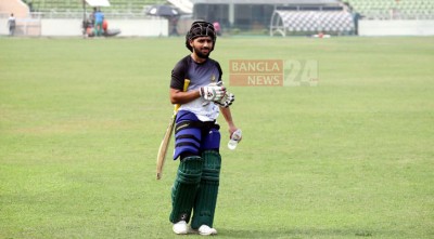 অধিনায়কত্ব ছেড়ে ‘ব্যাটার’ মুমিনুলের ফেরার লড়াই