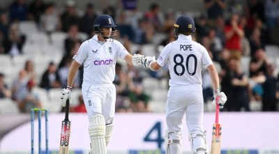 পোপ-রুটের ব্যাটে রেকর্ড গড়ার পথে ইংল্যান্ড