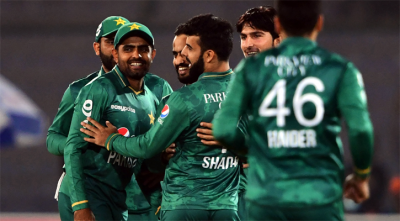 পাকিস্তানের কেন্দ্রীয় চুক্তিতে ৩৩ ক্রিকেটার