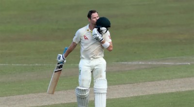 স্মিথ-লাবুশেনের সেঞ্চুরি, স্বস্তিতে দিন পার অস্ট্রেলিয়ার