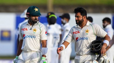 শুরুতেই উইকেট হারিয়ে চাপে পাকিস্তান