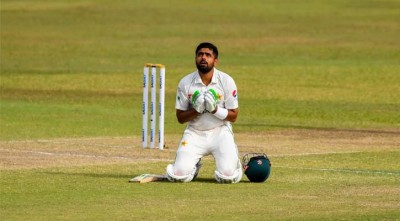 জয়াসুরিয়ার দিনে সেঞ্চুরি করলেন বাবরও