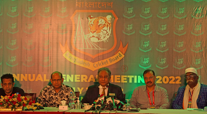 ‘গতবার এক লাখ দেওয়া হয়েছিল, এবার দিয়েছে ৫০ হাজার’