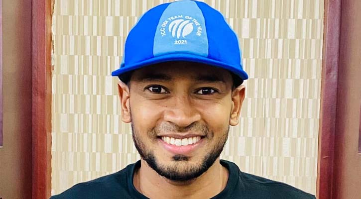 ওয়ানডের সেরা একাদশে থাকায় ক্যাপ পেলেন মুশফিক