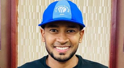 ওয়ানডের সেরা একাদশে থাকায় ক্যাপ পেলেন মুশফিক