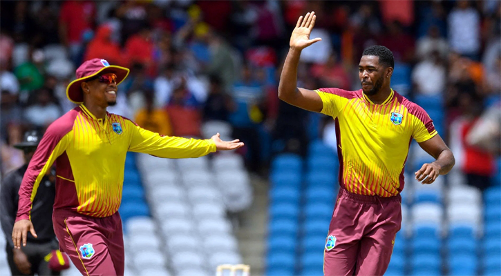 বাড়িতে অসুস্থ মা, মাঠে ভারতকে গুঁড়িয়ে দিলেন ছেলে