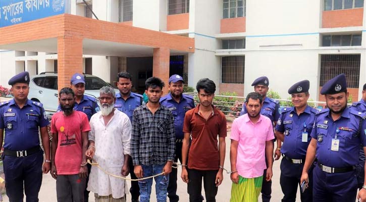 সাঘাটায় চালককে হত্যা করে রিকশা-ভ্যান ছিনতাই: গ্রেপ্তার ৫