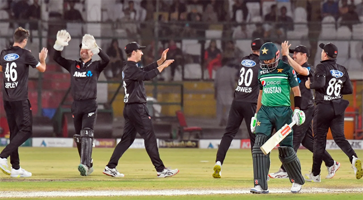 শেষ ম্যাচ জিতে হোয়াইটওয়াশ এড়াল নিউজিল্যান্ড