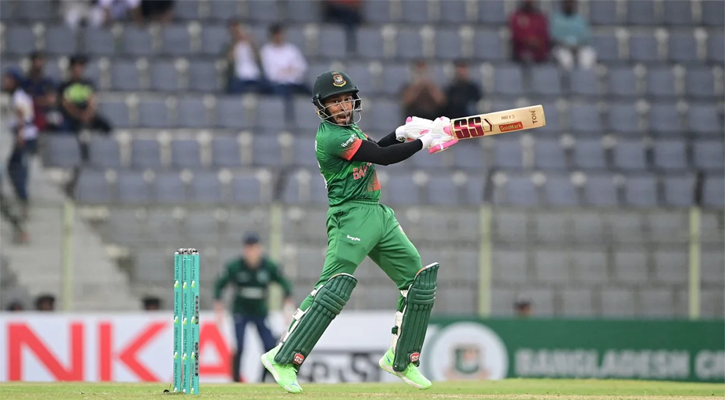 জন্মদিনে মুশফিকের ফিফটি