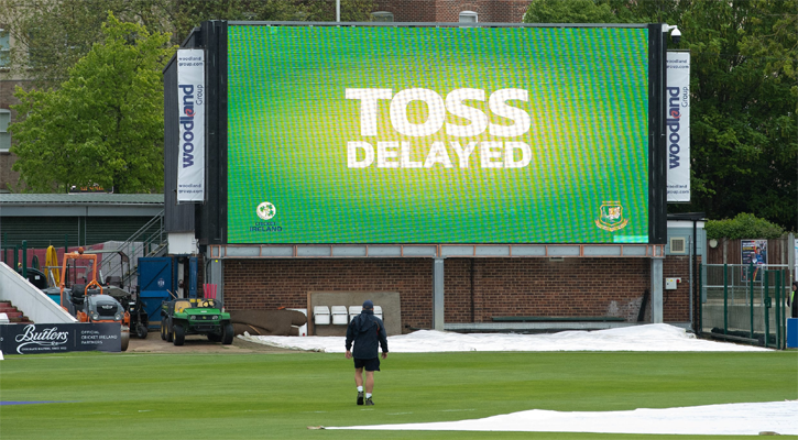 বৃষ্টিতে দ্বিতীয় ওয়ানডের টসে দেরি